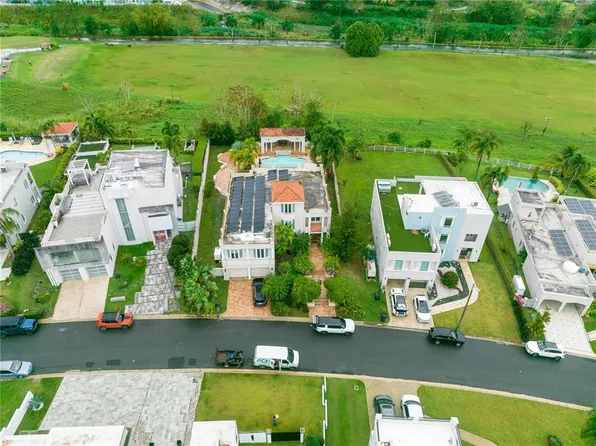 A7 Calle Alcazar, Caguas, PR 00725
