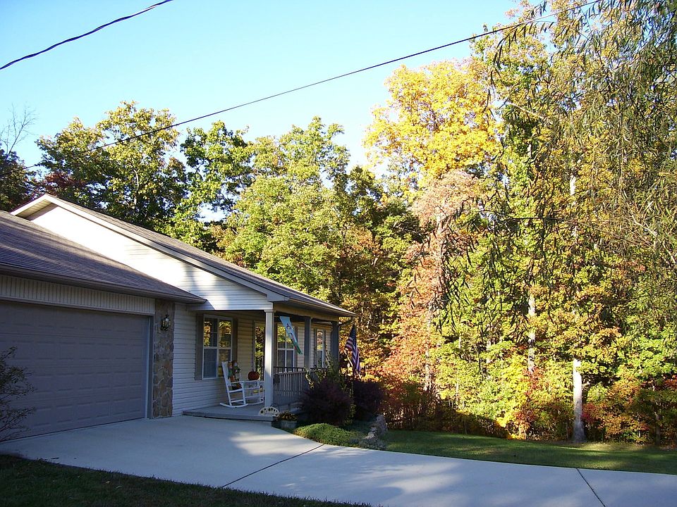 2nd image of 175 Cedar Cir