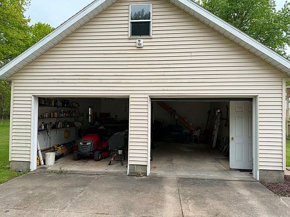 4th image of 10163 John Williams Ave
