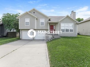 215 Apple Blossom Ln, Belton, MO 64012