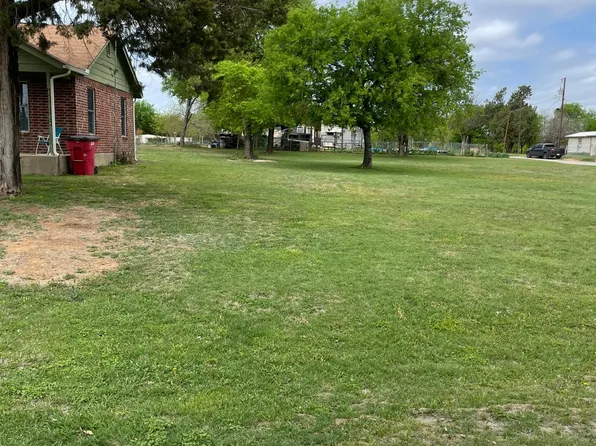 213 N Ave E, Blum, TX 76627
