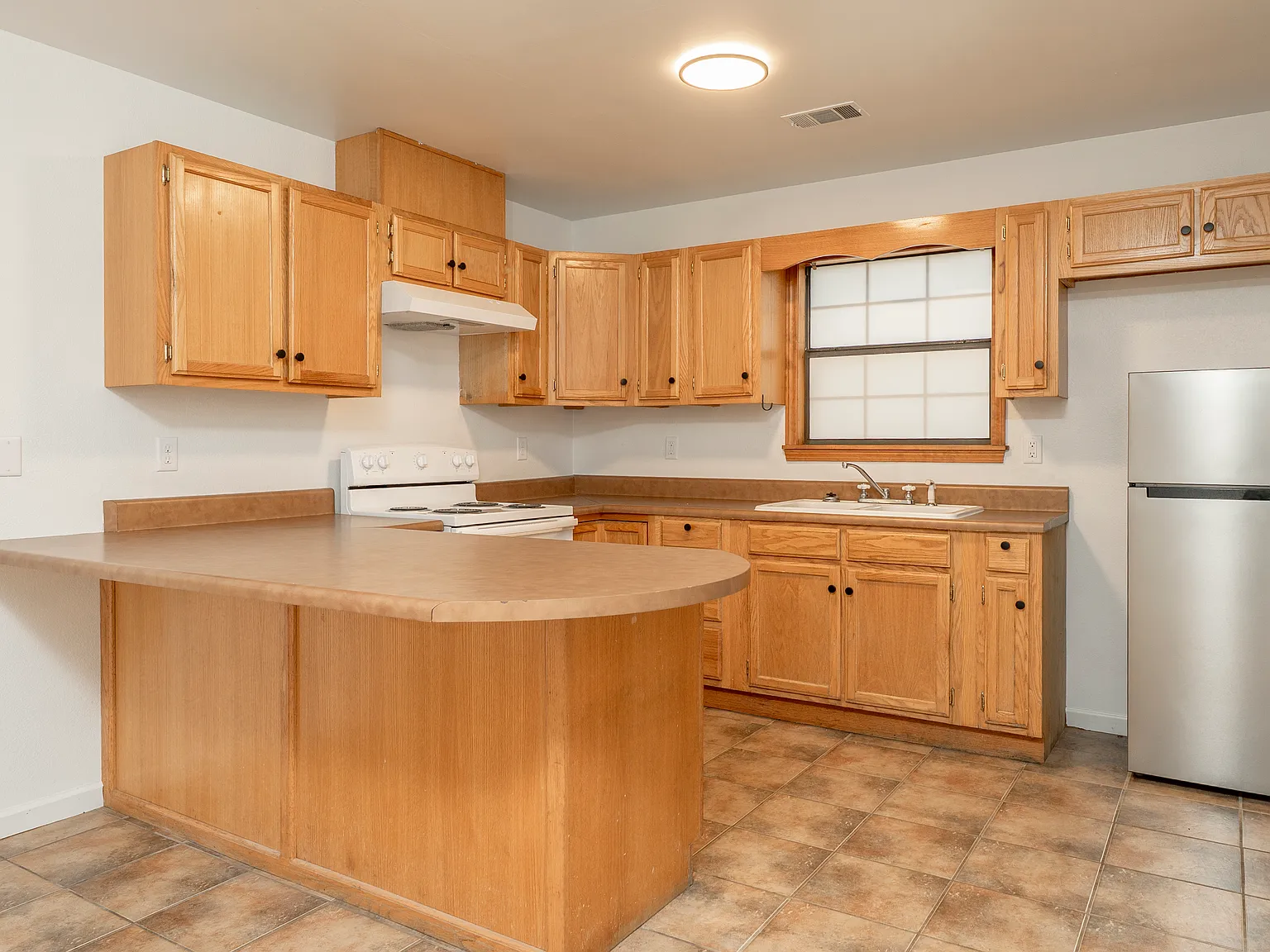 1 bed, 600 sqft, $900 — Photo 2