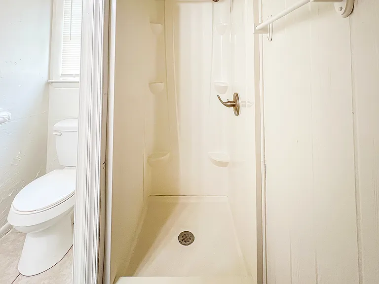 1811 Owens Ct — Photo 7