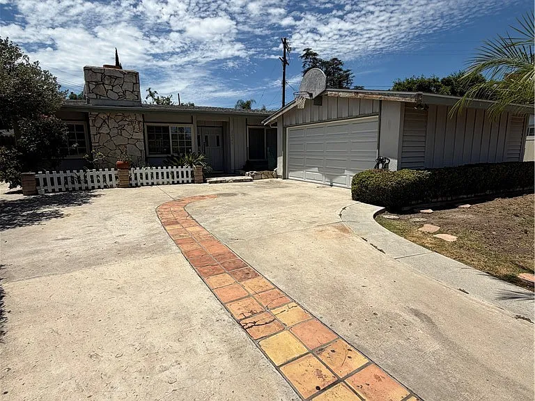 22346 Hartland St — Photo 1