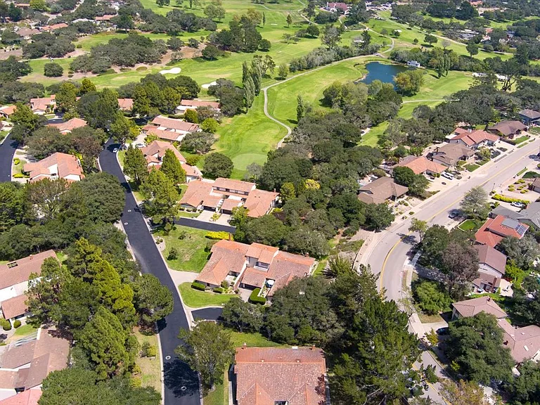 18 Stanford Cir — Photo 40