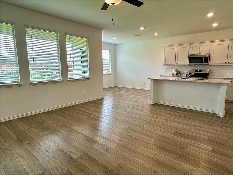 2102 Fimbry Dr — Photo 4