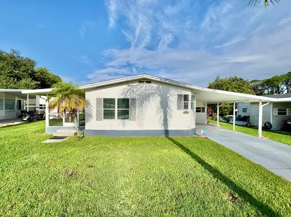 5314 Furness Cir #390, Sarasota, FL 34241