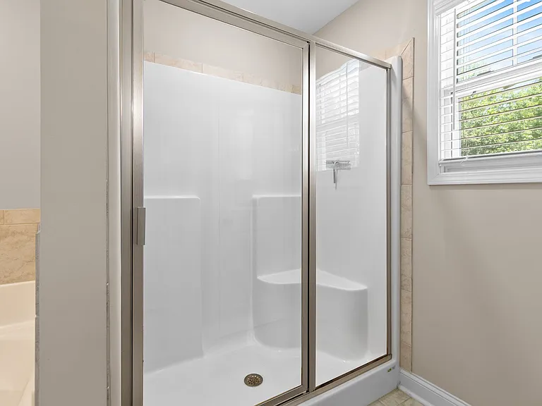 60 Melvill Ln — Photo 25