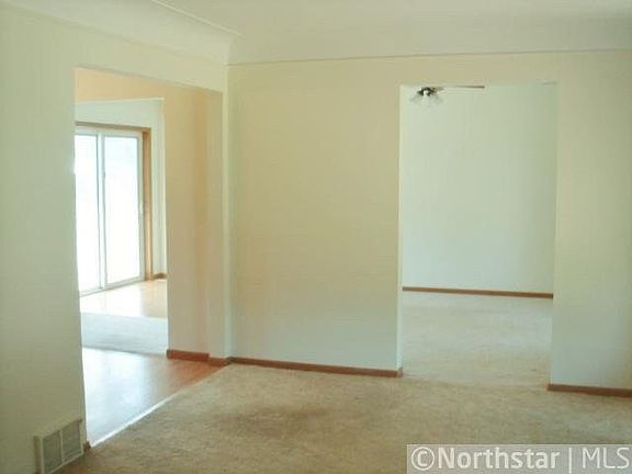 4th image of 7221 Oakland Avenue