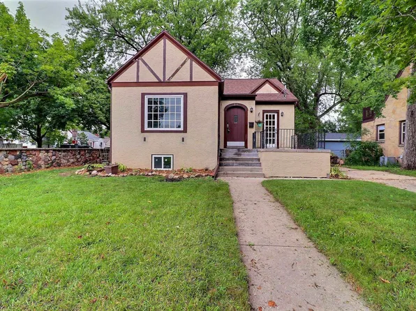 221 Gray St, Green Bay, WI 54303