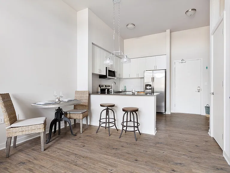7 University Place Blvd #410 — Photo 6