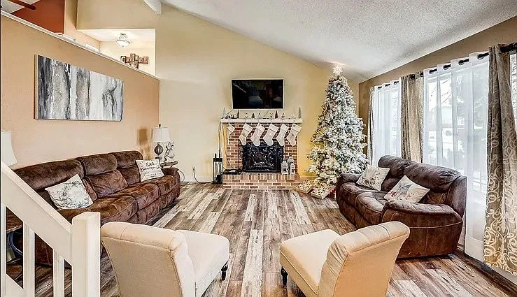 504 S Laredo Cir — Photo 2