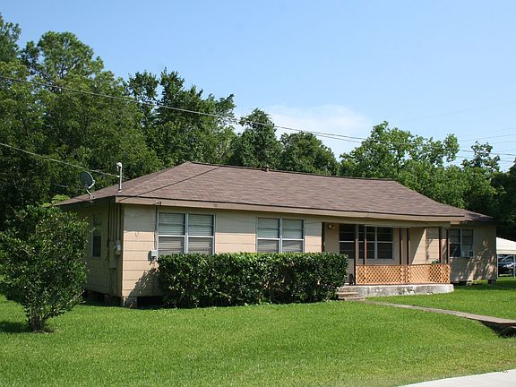 2nd image of 2302 Sunset Dr.