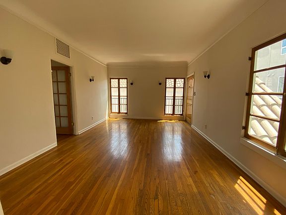4th image of 5816 W La Mirada Ave #8