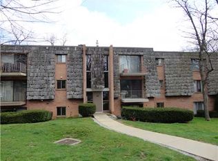 1012 Forest Green Dr, Coraopolis, PA 15108