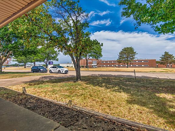 2nd image of 6009 SE Baylor Dr