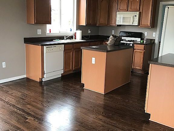 2nd image of 260 Derby Ln