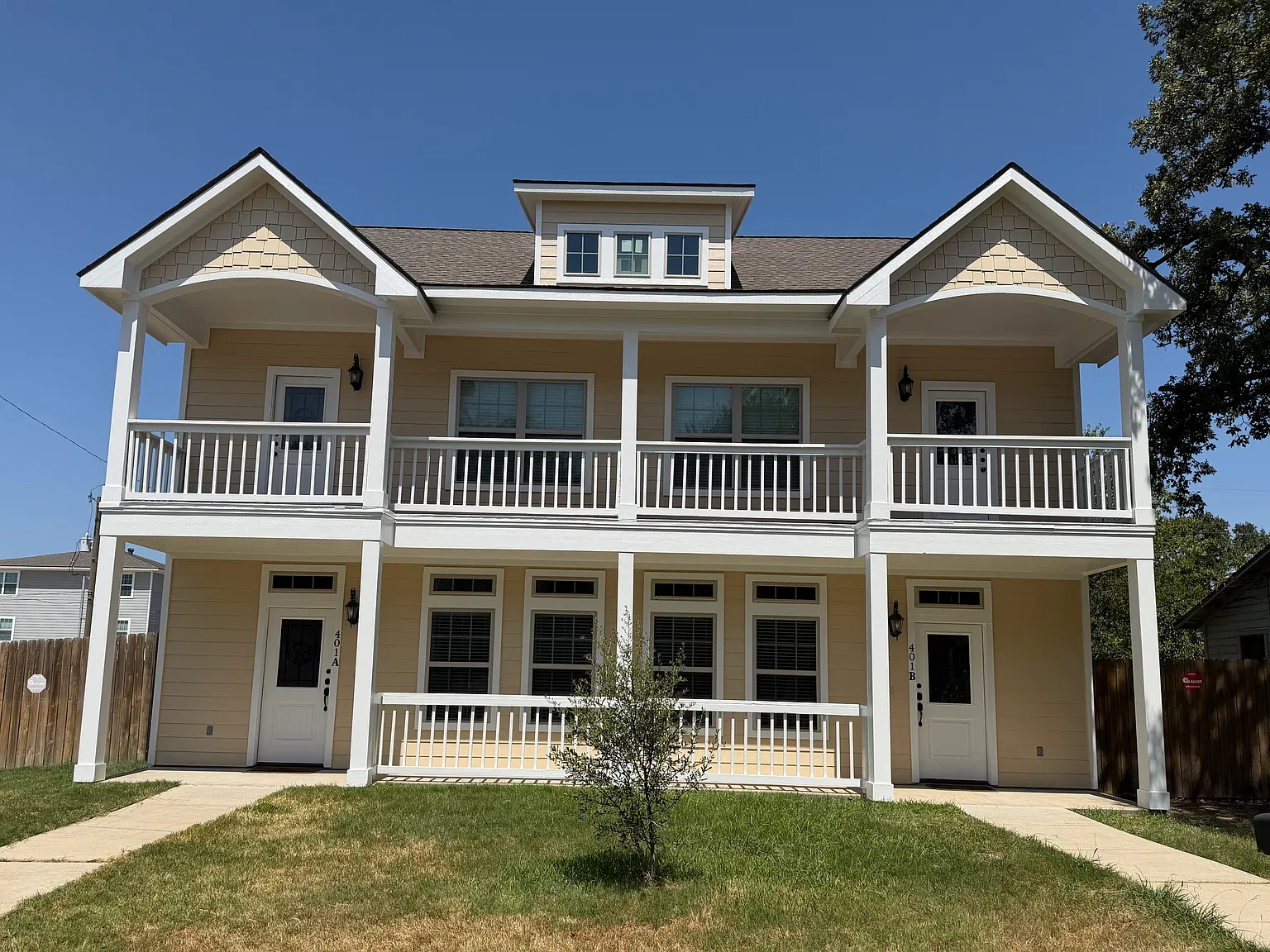 401 Ash St — Photo 1