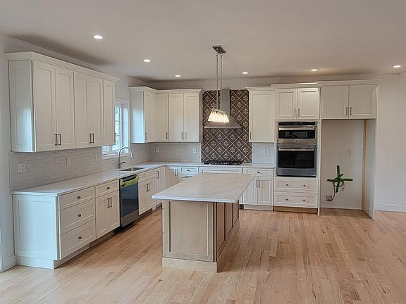 2nd image of 208 E James Pl E