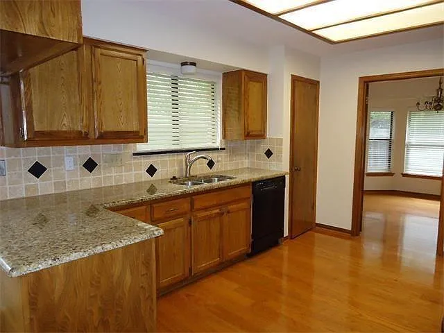 9903 Grand Oak Dr — Photo 12