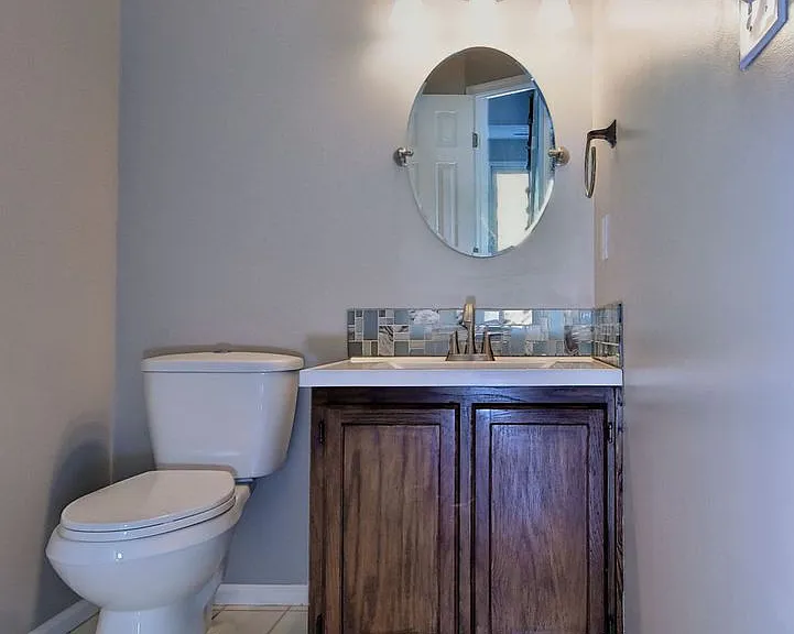 802 Marquette Ct — Photo 17