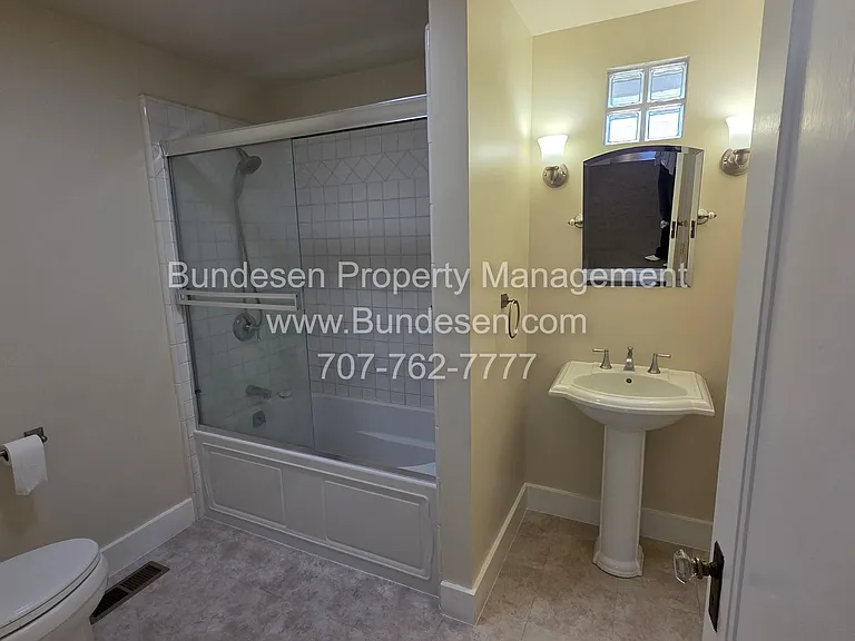 340 Church St — Photo 16