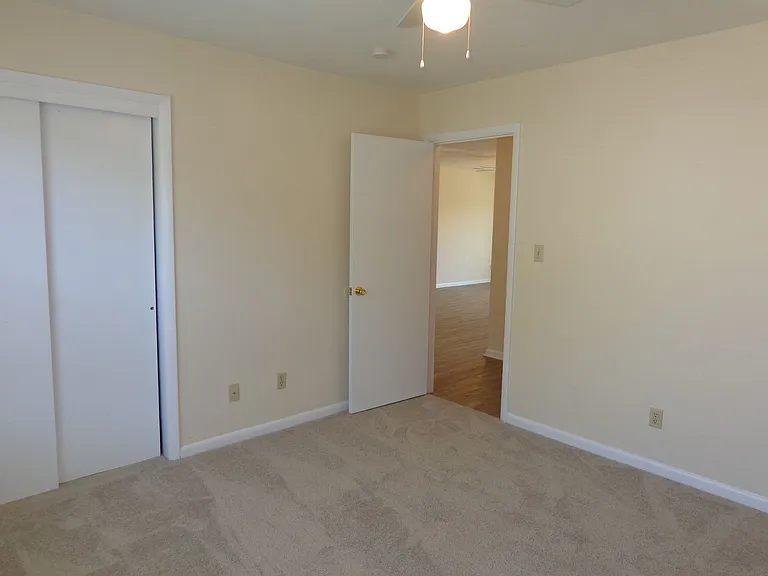 4628 Coronet Ave — Photo 12