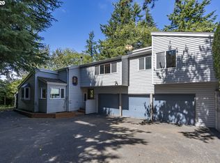 685 Telegraph Dr, Coos Bay, OR