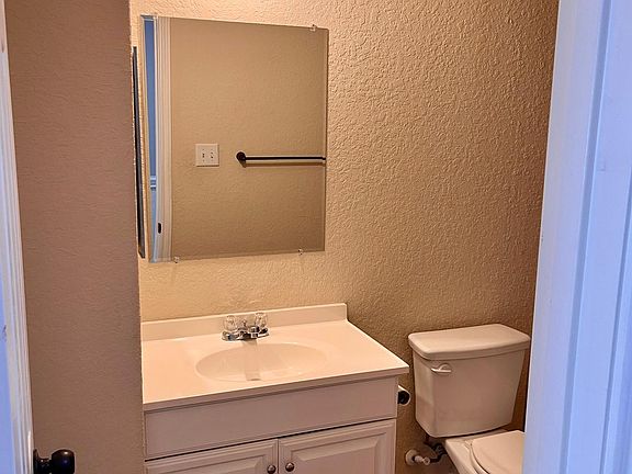 3rd image of 6415 Aspen Hl
