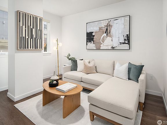 2nd image of 1085 103rd Ave NE APT 124