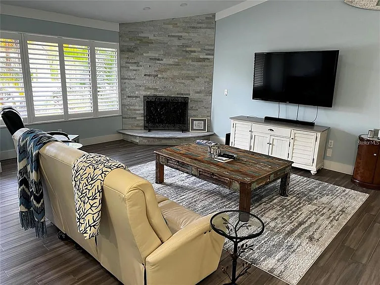 4594 Trails Dr — Photo 9