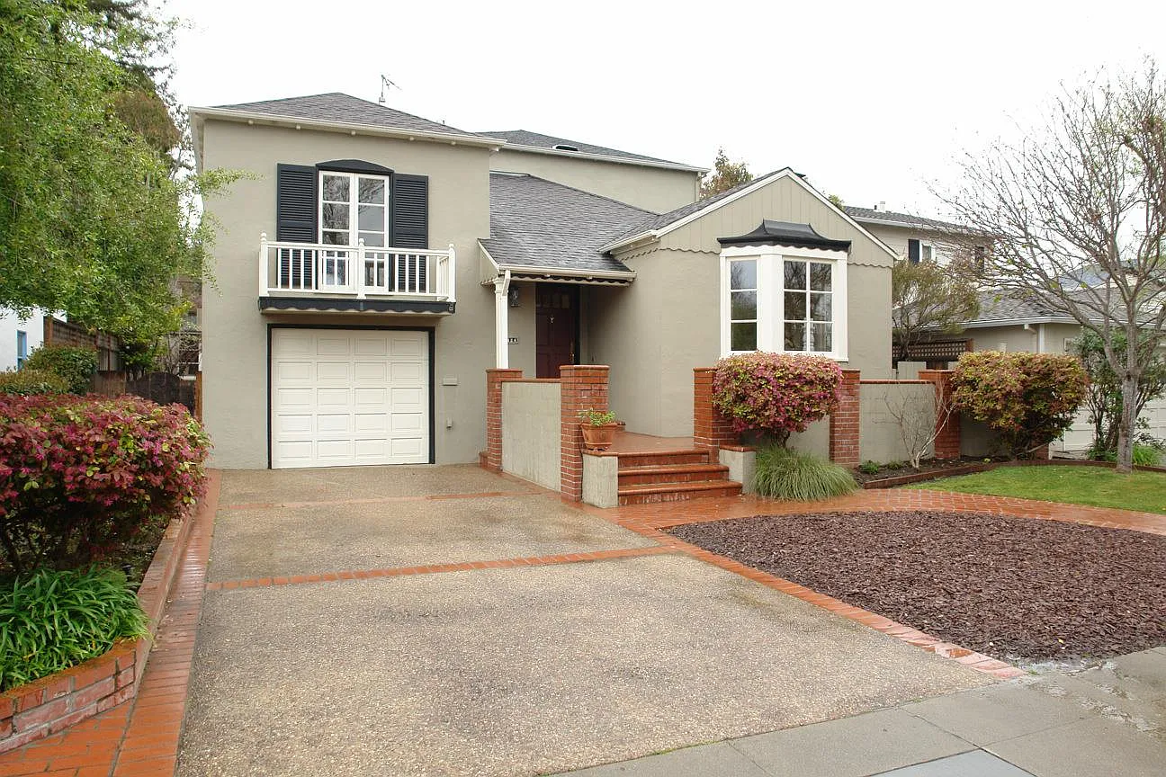 324 Seville Way photo 1