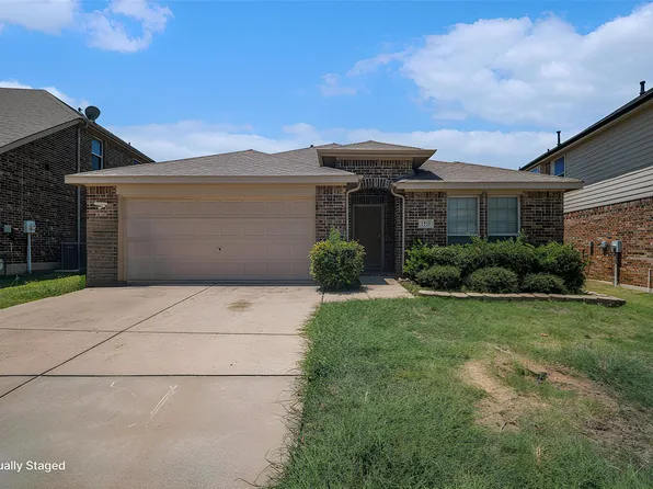 1221 Shalimar Dr, Fort Worth, TX 76131