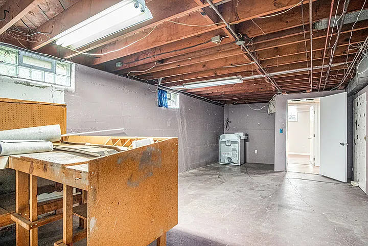 130 Plymouth Ave NE — Photo 33