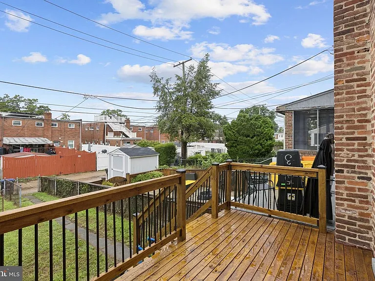 128 33rd St NE — Photo 34
