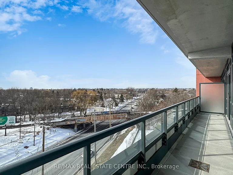 1010 Dundas St E #Penthouse 12 — Photo 33