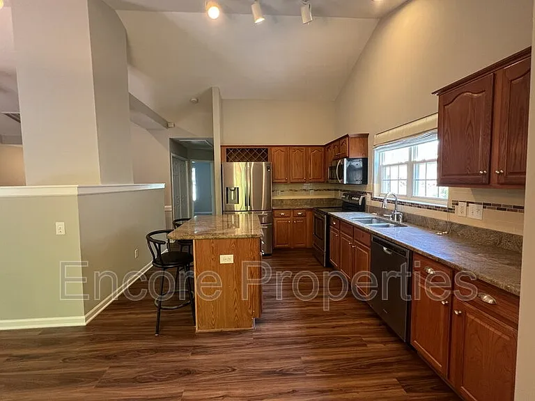 108 Braxberry Way — Photo 8