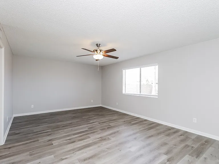 2104 E Boston St — Photo 10