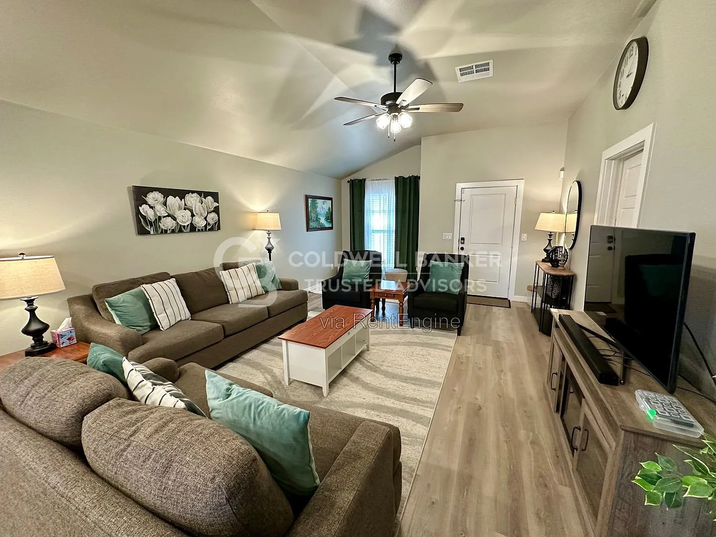 3 bed, 2.0 bath, 1455 sqft, $3,000 — Photo 3