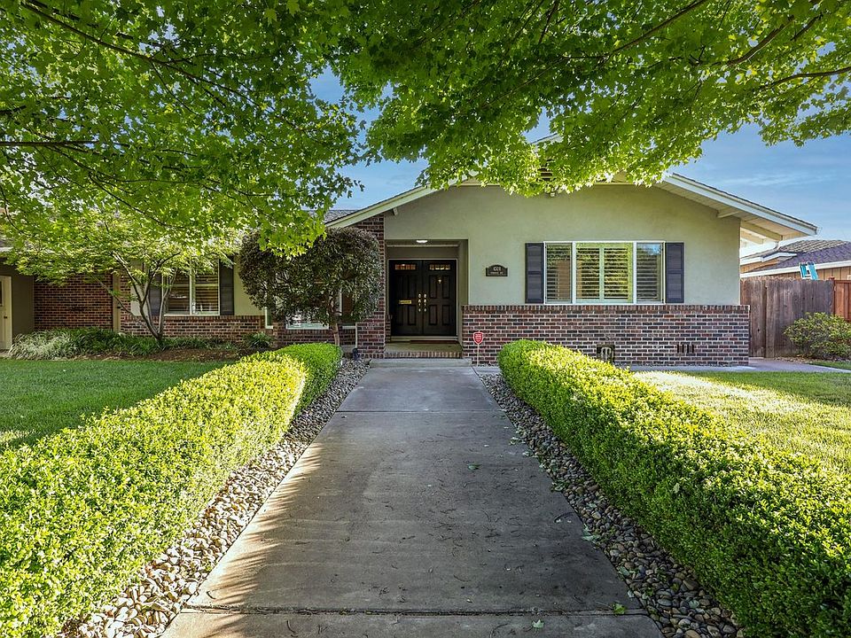1st image of 4308 W Oakridge Way
