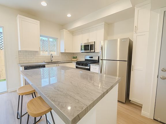 2nd image of 4709-11 Soria Dr #4709