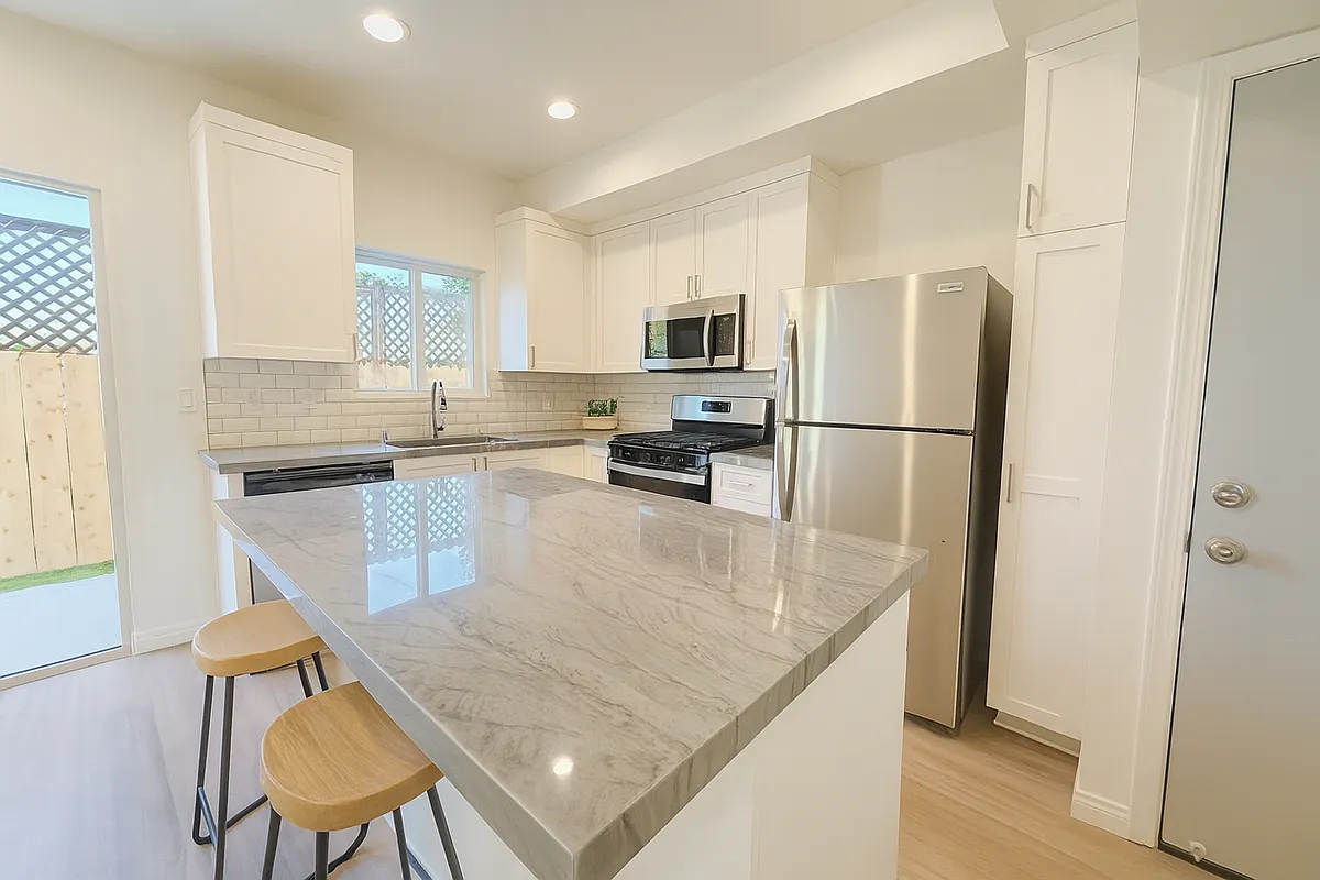 Building Photo - 4709-11 Soria Dr