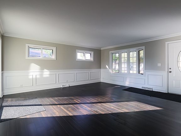 4th image of 1027 N Clarendon Dr