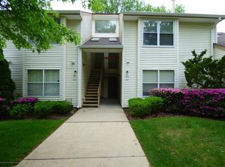 216 Ravenswood Rd, Englishtown, NJ 07726