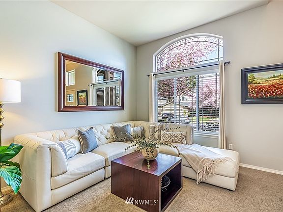 3rd image of 8936 180th St E