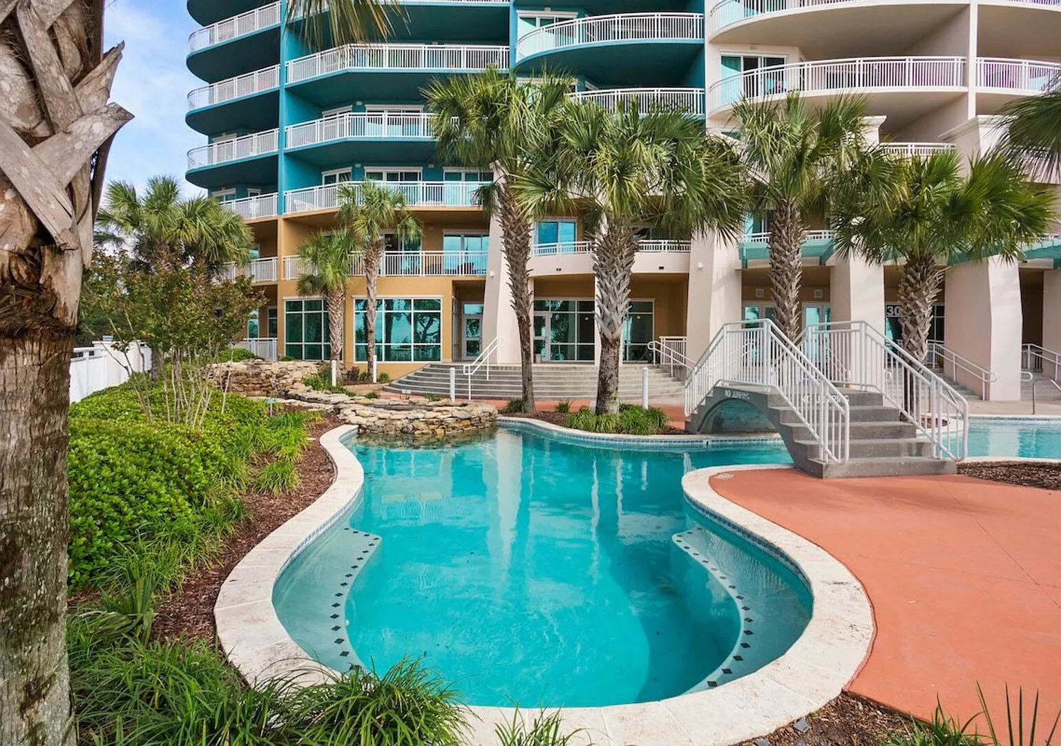 Oceanfront Condo with 2 Pools — Photo 4