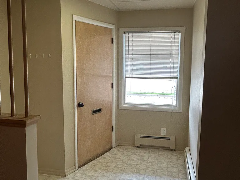 126 Eastmanville St #B — Photo 6