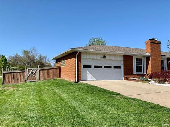 2nd image of 201 Crestview Dr