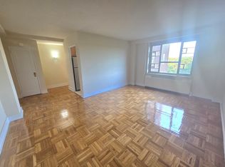 189-04 64th Ave #N9, Fresh Meadows, NY 11365