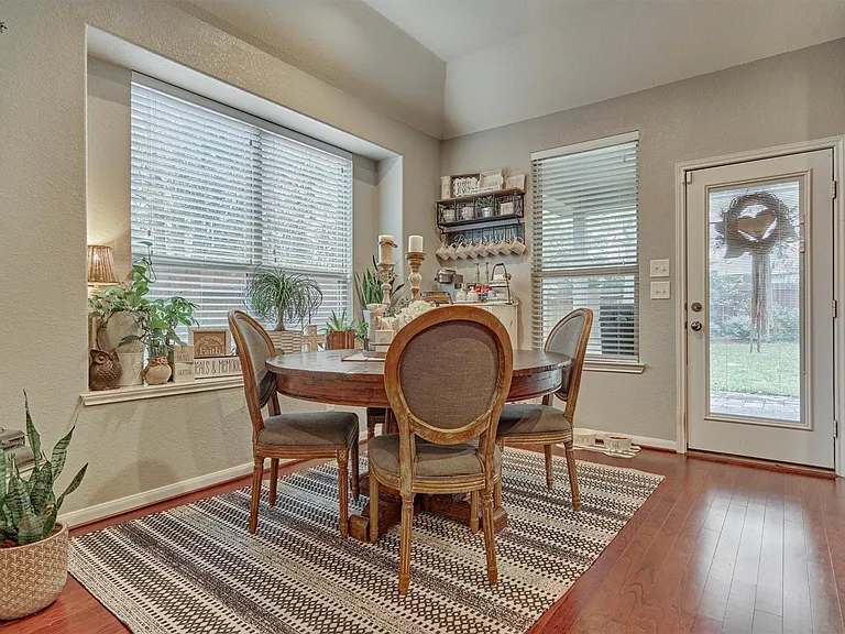 204 Forest Peak Way — Photo 15